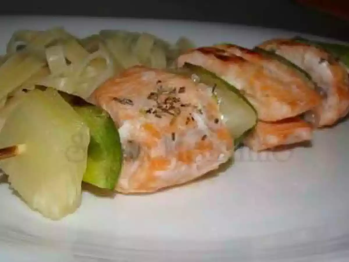 Espetadas de Salmão com Pimento e Ananás