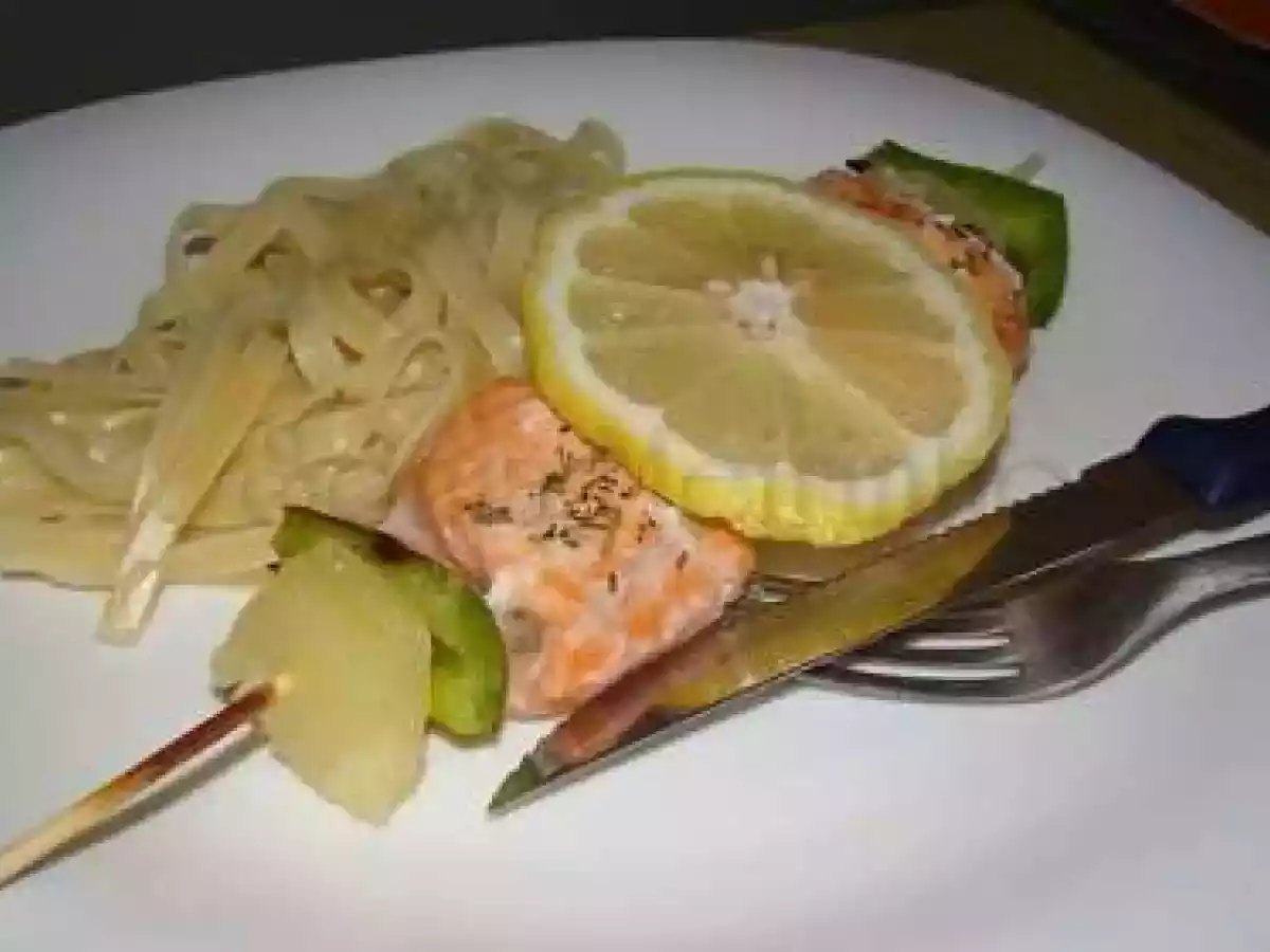 Espetadas de Salmão com Pimento e Ananás - foto 3