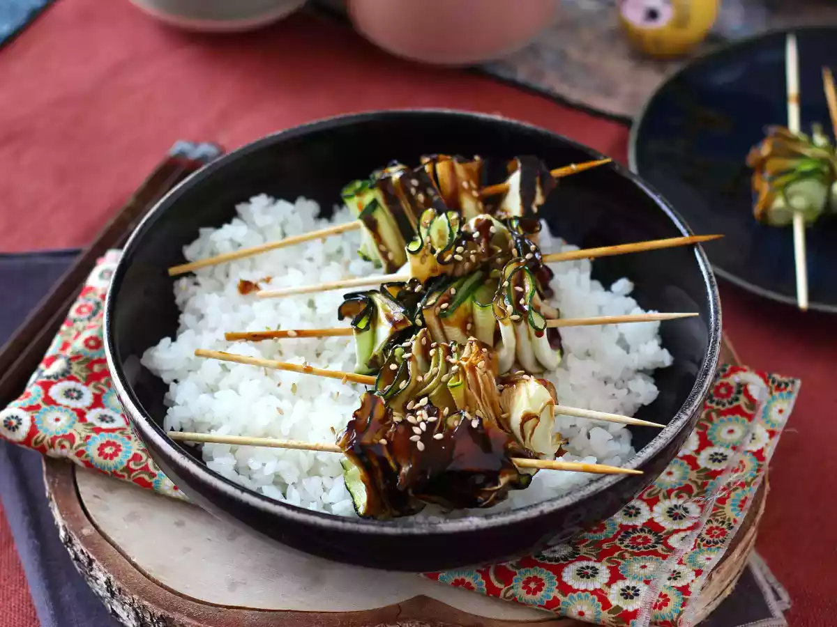 Espetinho de curgete (abobrinha) com um delicioso molho asiático picante - foto 4
