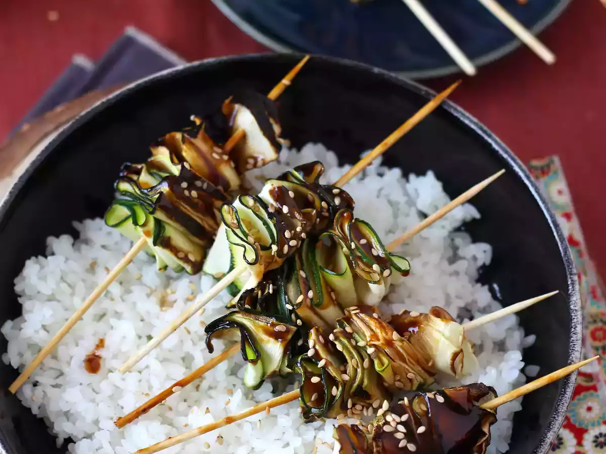 Espetinho de curgete (abobrinha) com um delicioso molho asiático picante - foto 7