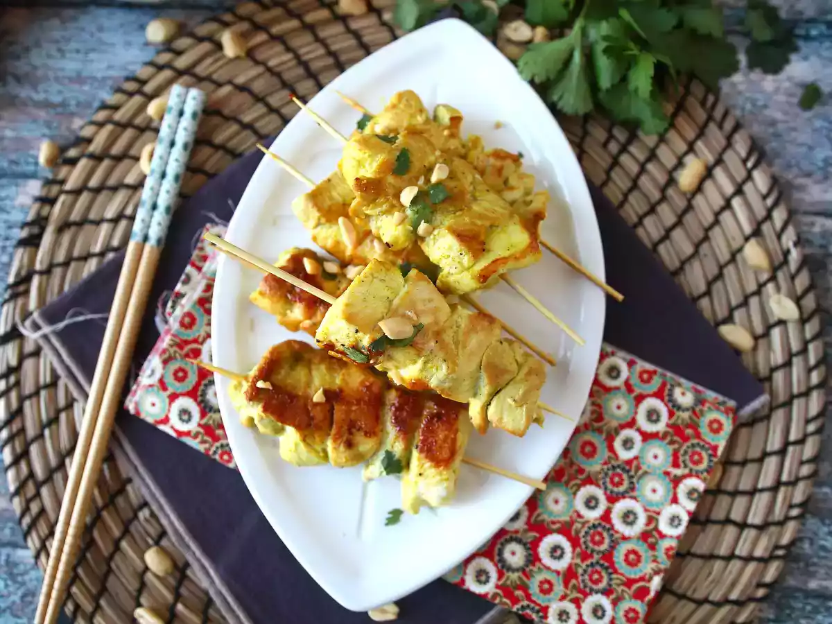 Espetinhos de frango com molho satay, uma viagem culinária à Ásia! - foto 7