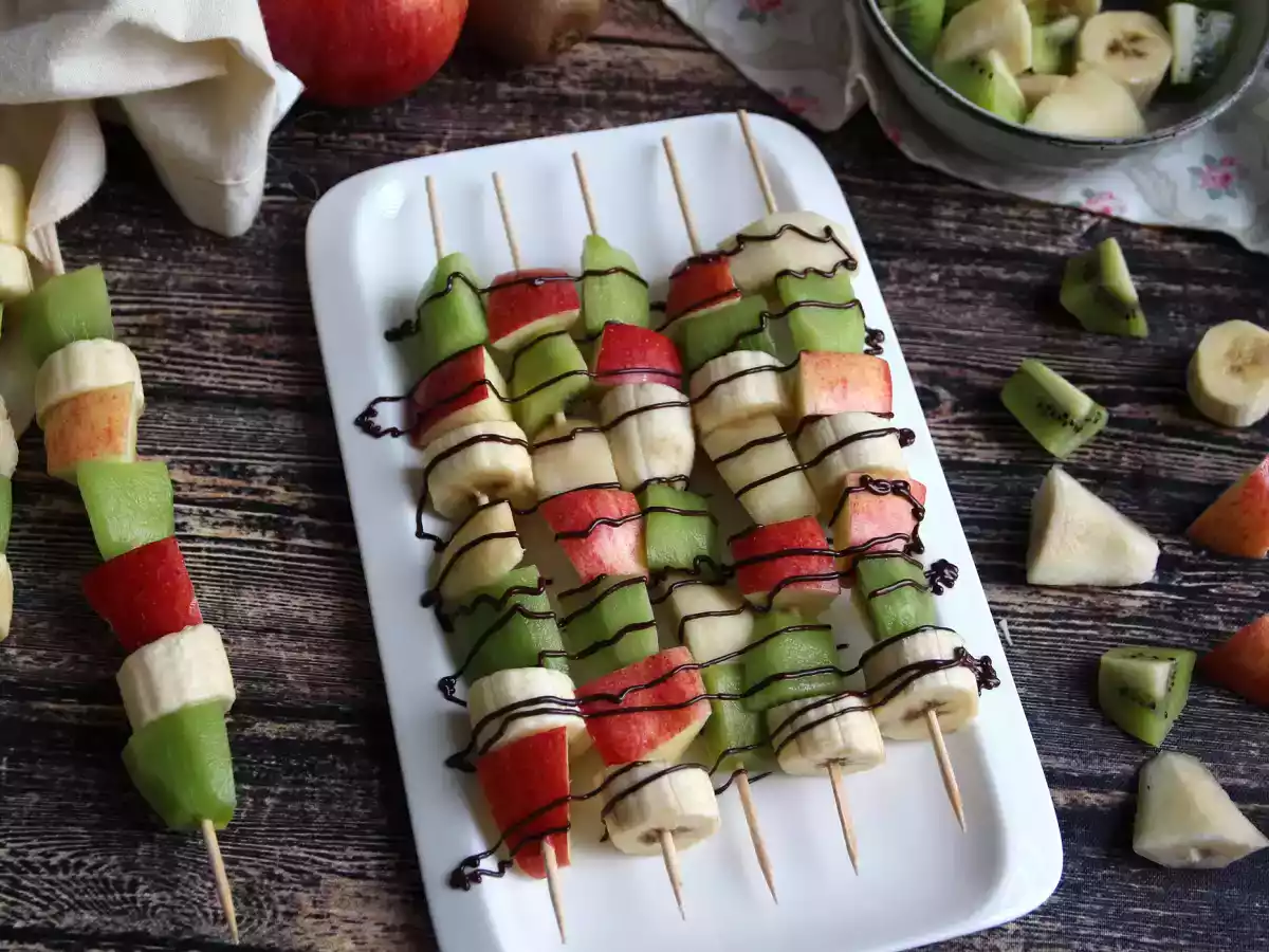 Espetos de salada de fruta com chocolate! - foto 3