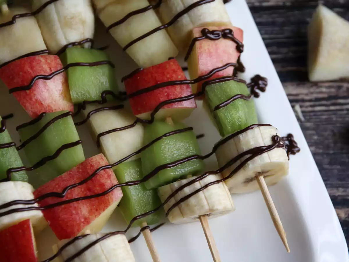 Espetos de salada de fruta com chocolate! - foto 4