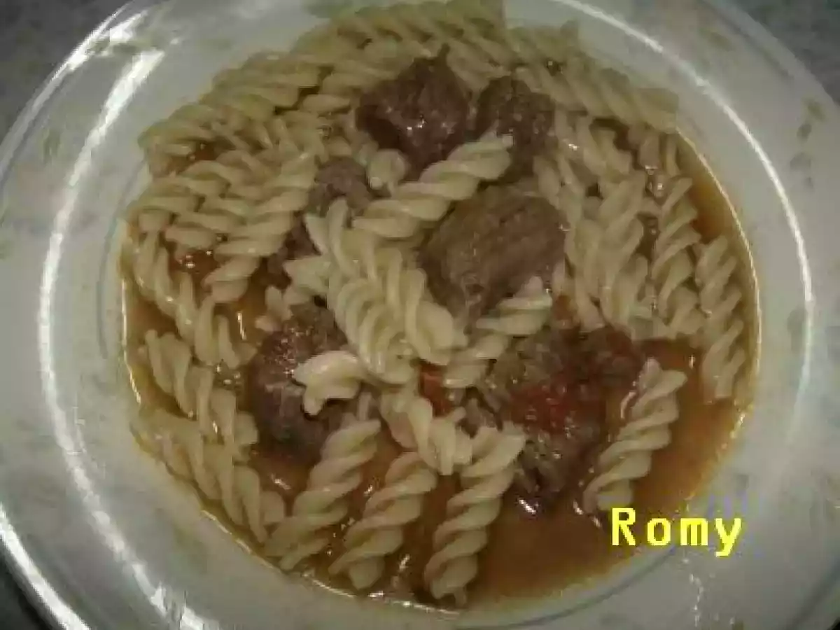 Espirais com carne de vaca