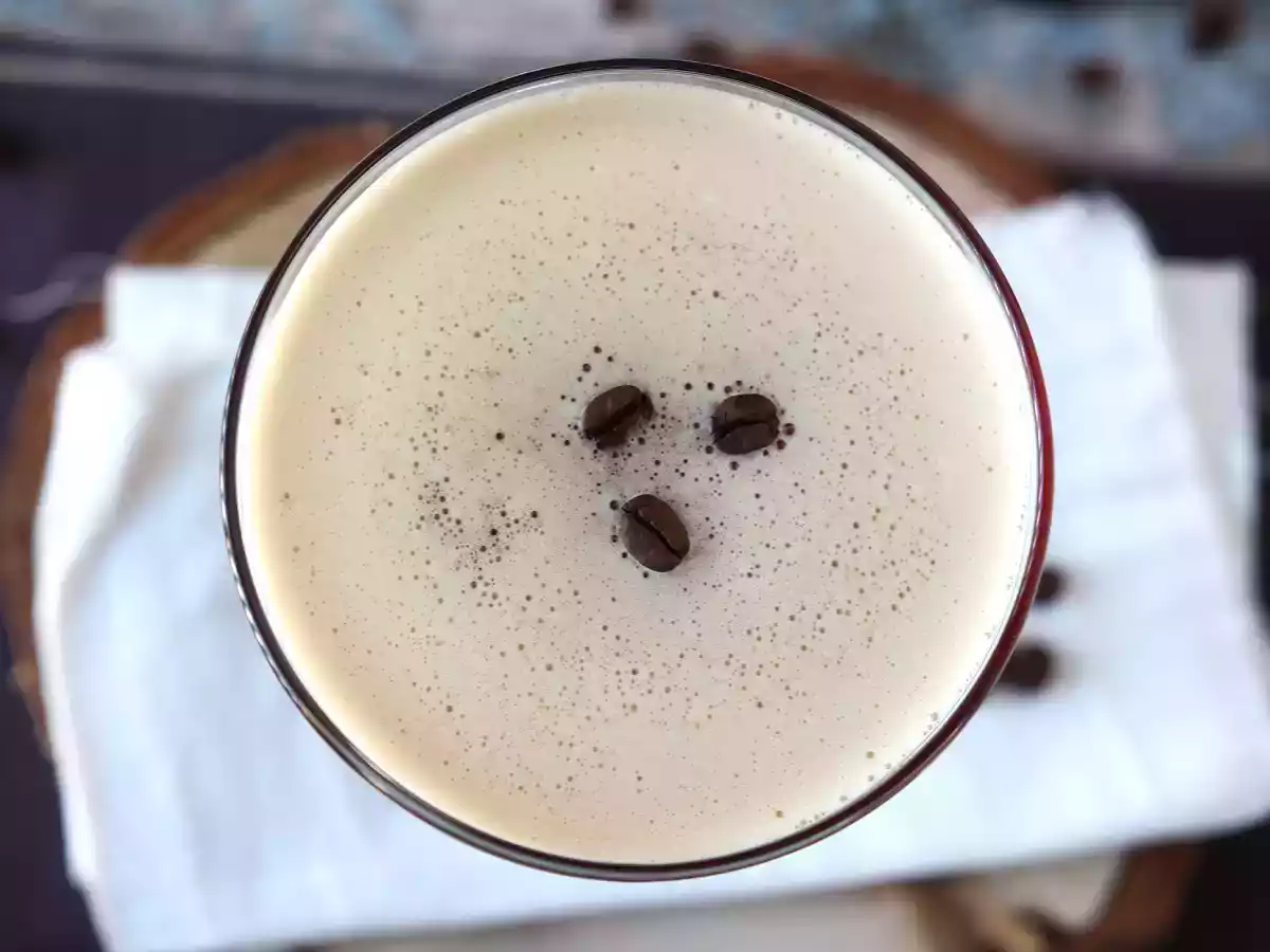 Espresso Martini, o melhor coquetel de café com vodka - foto 3