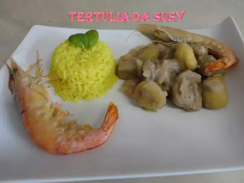 Estufado de porco preto, camarão e castanhas com arroz de caril e hortelã, foto 2