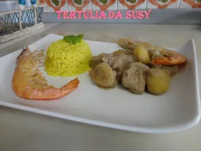 Estufado de porco preto, camarão e castanhas com arroz de caril e hortelã, foto 3