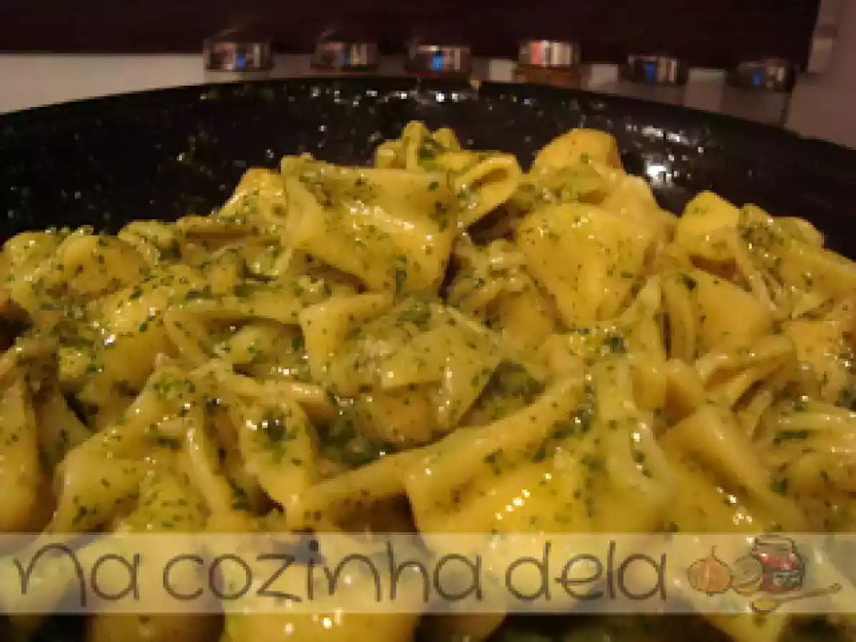 Fagotini com molho pesto