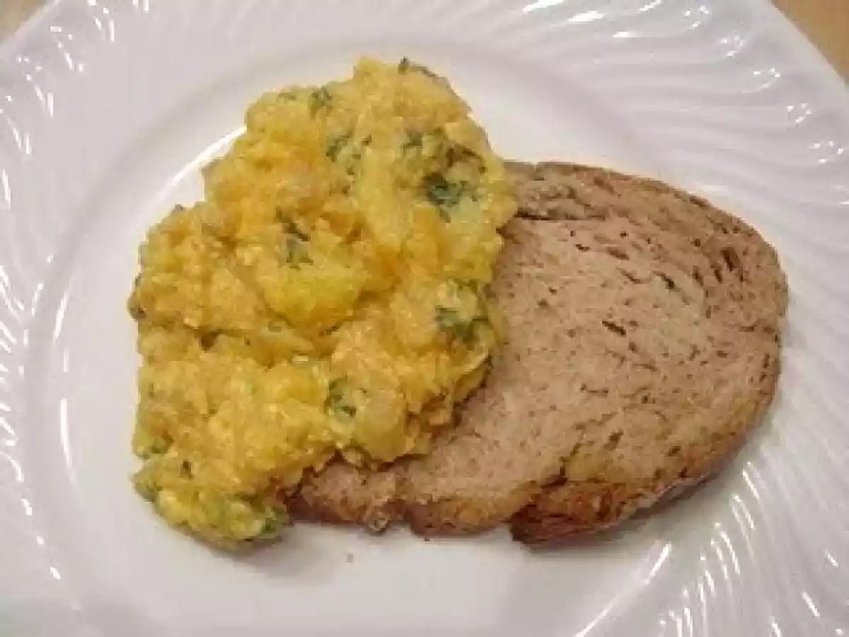 Farinheira com ovos mexidos e iogurte - II