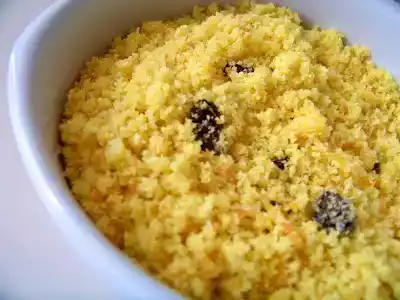 Farofa com cenoura e passas