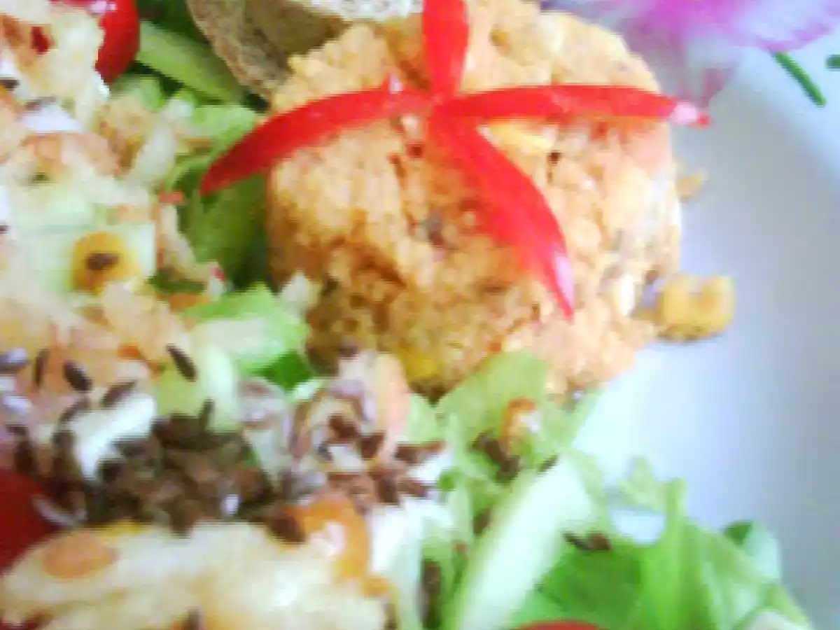 Farofa molhada e salada tudibom