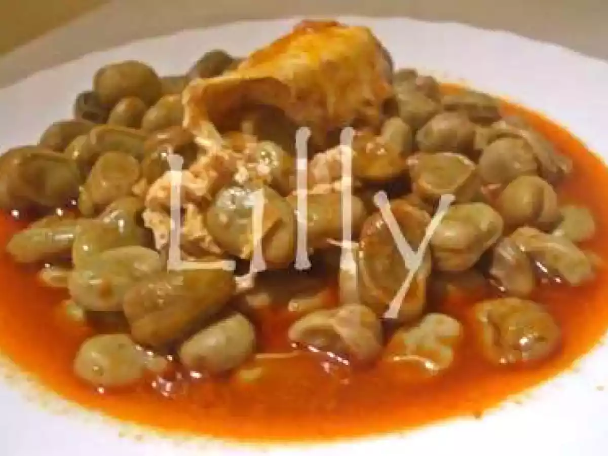 FAVAS GUISADAS COM CHOURIÇO E OVOS ESCALFADOS