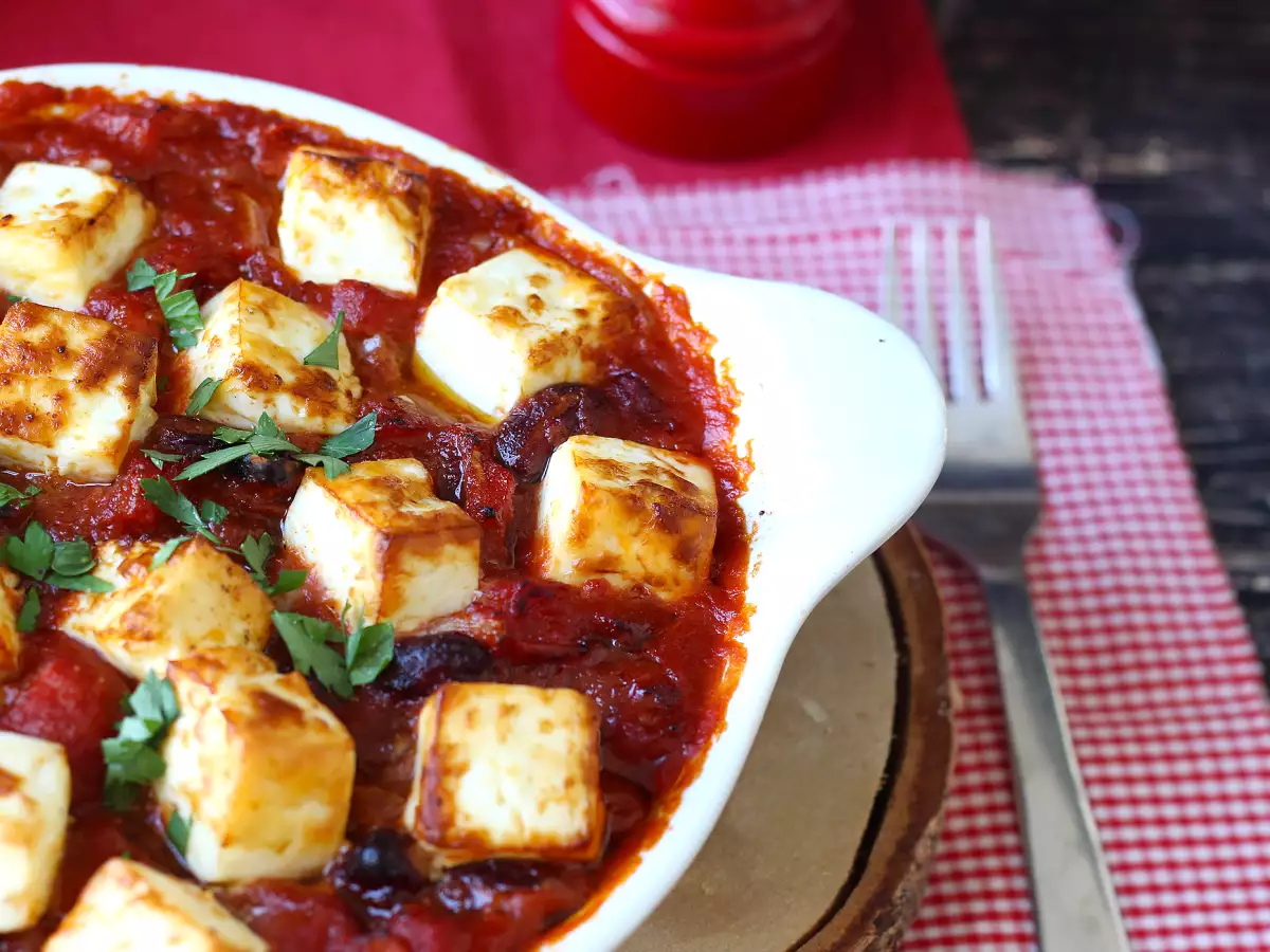 Feijão vermelho com tomate e queijo feta assado - foto 3