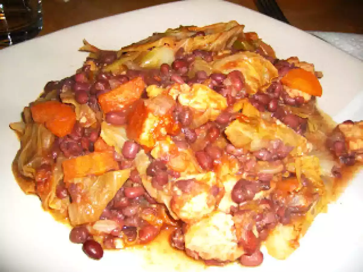 Feijoada de Adzuki e Repolho e Quorn (ou soja)