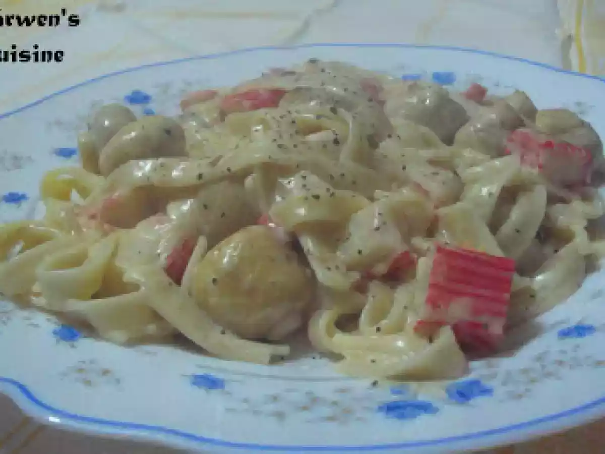 Fettuccine à Carbonara com Cogumelos, Delícias e Manjericão