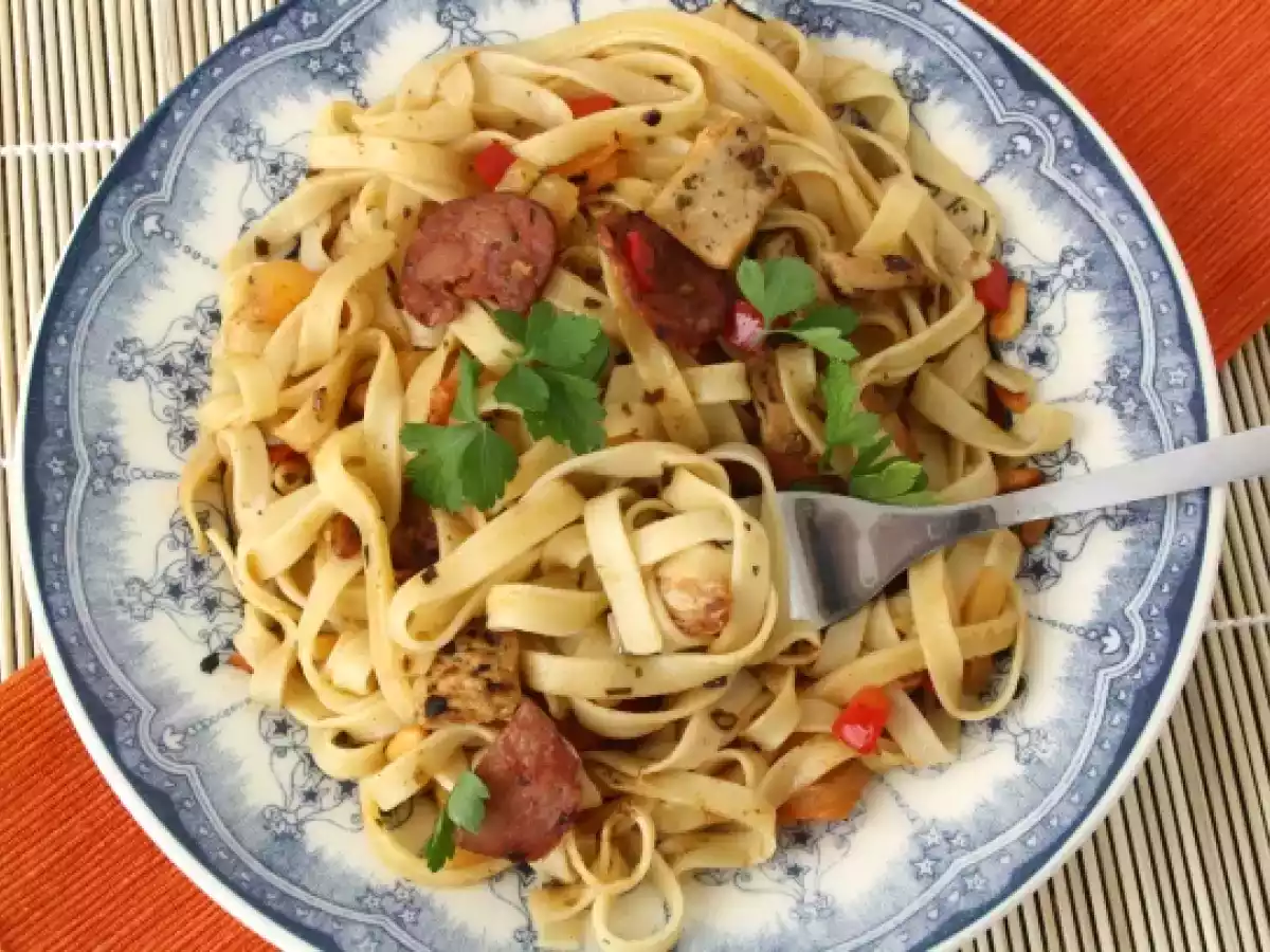 Fettucine com peru e chouriço - foto 2