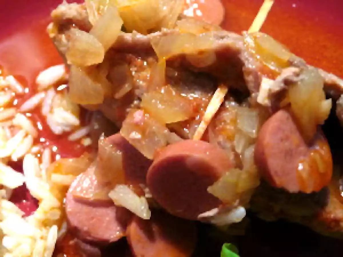 Fêveras enroladas com molho à salsicheiro