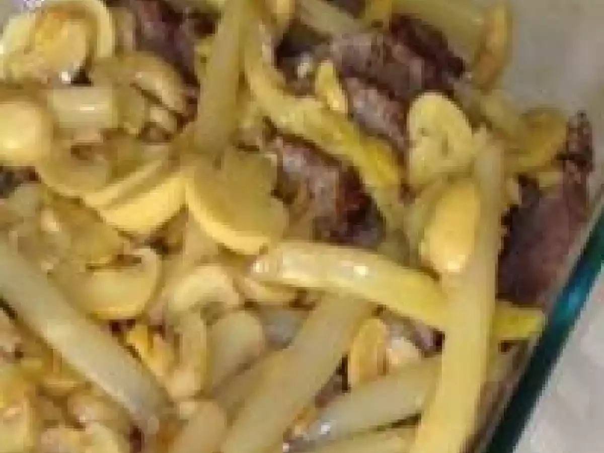 Filé Mignon ao molho de aspargo e champignon