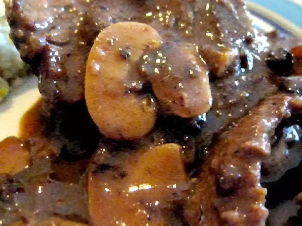 Filé Mignon ao Molho de Vinho e Champignon