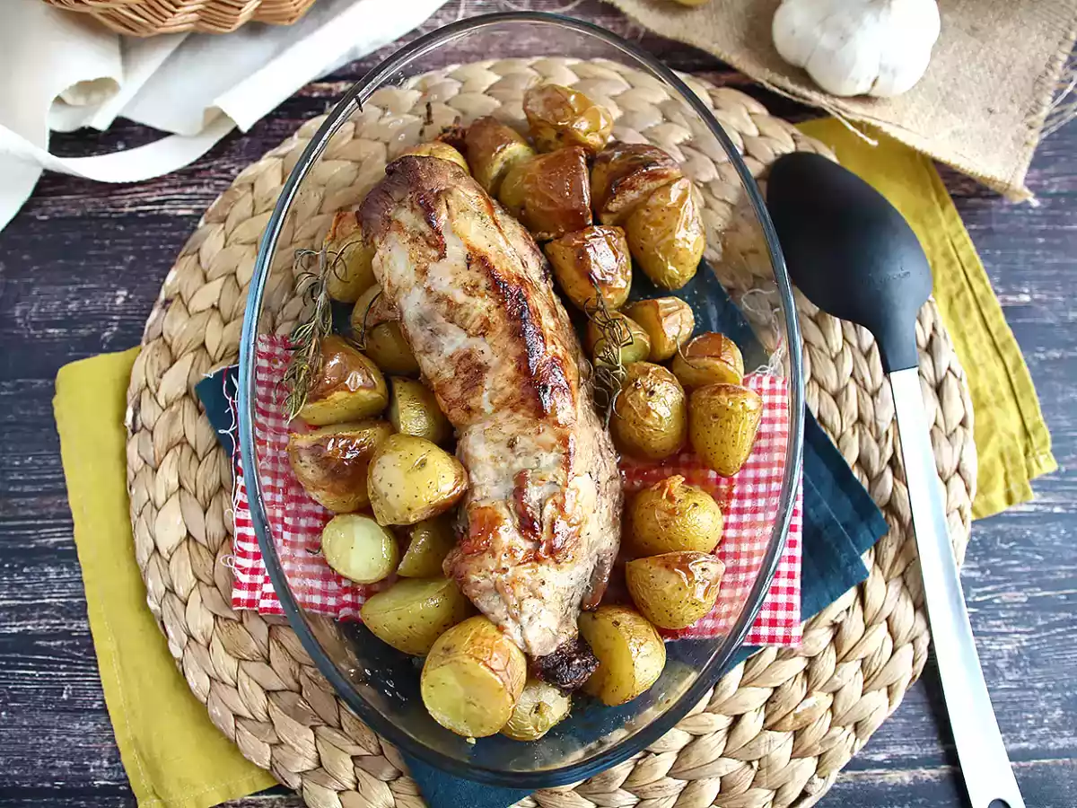 Filé mignon suíno ao forno com batatas douradas - foto 3