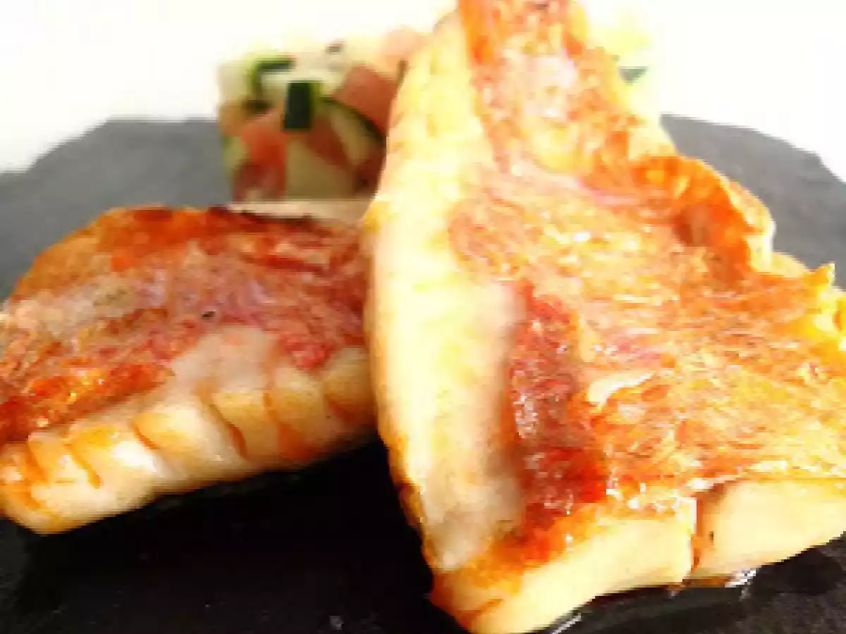Filete de Salmonete lado a lado com Tomate e Pepino