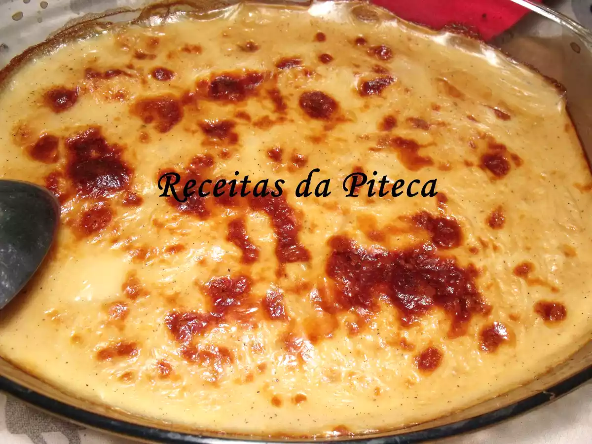 Filetes de peixe gato com queijo e béchamel