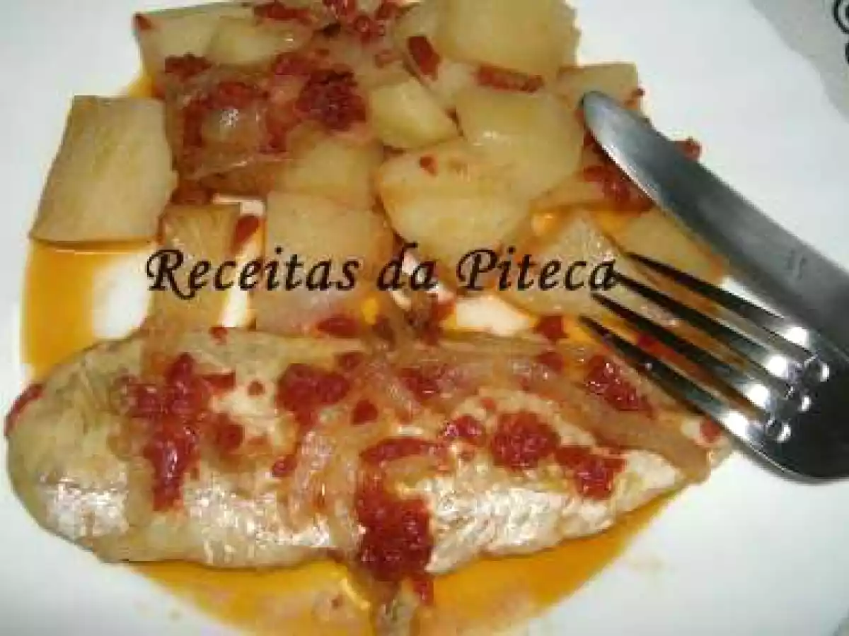 Filetes de pescada assados no forno com batatas