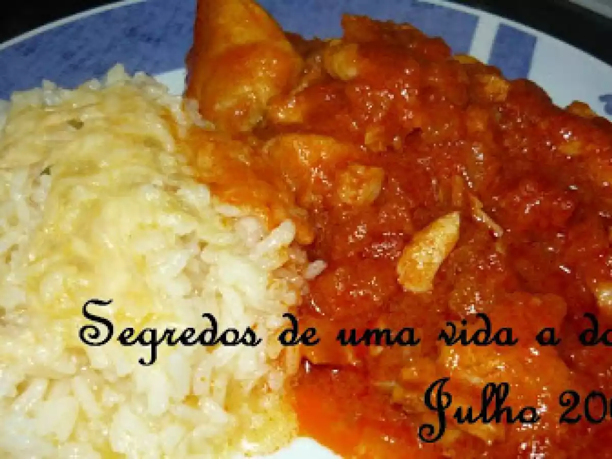 Filetes de Pescada com Molho de Tomate