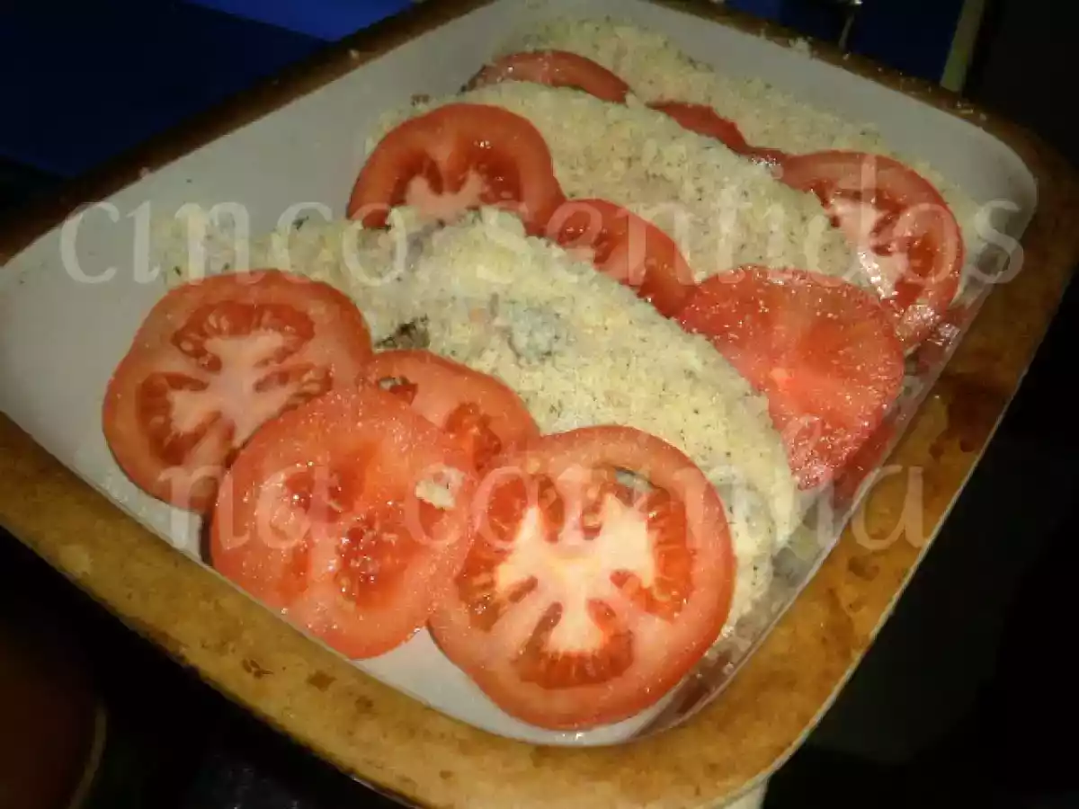 Filetes de pescada no forno com tomate, azeite e manjericão - foto 5