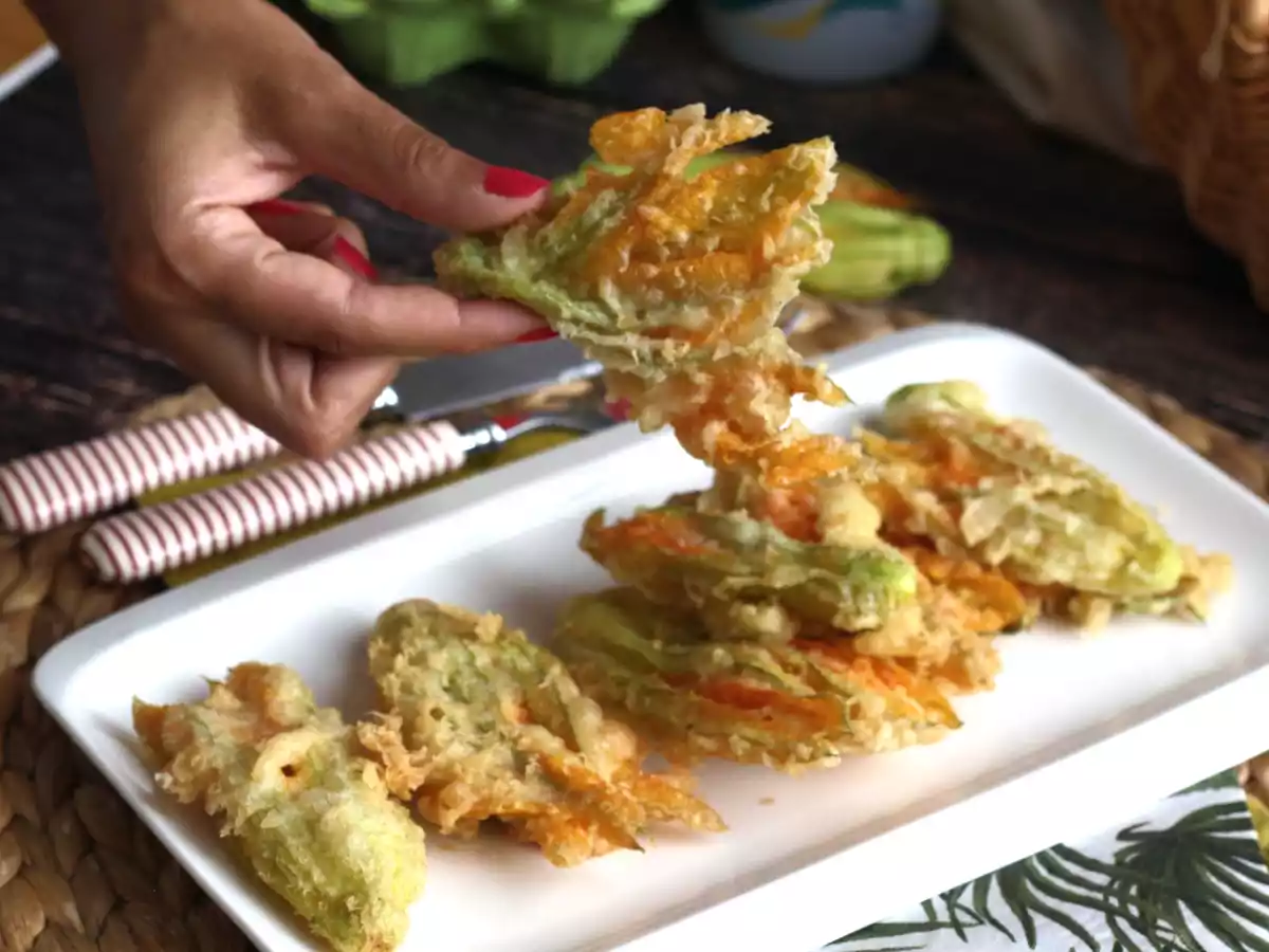 Flor de abobrinha frita, a receita italiana feita com água gasosa! - foto 3