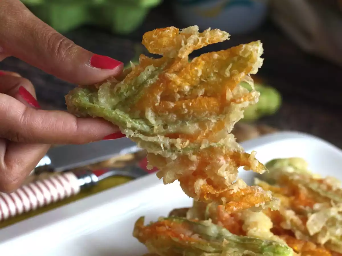 Flor de abobrinha frita, a receita italiana feita com água gasosa! - foto 4
