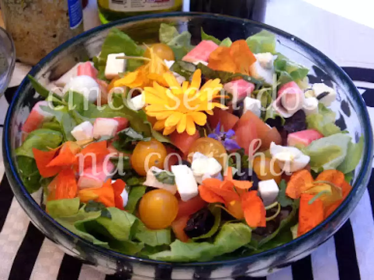 Flores-Porque não Salada de delicias do mar com massa, rúcula e flores comestíveis - foto 4