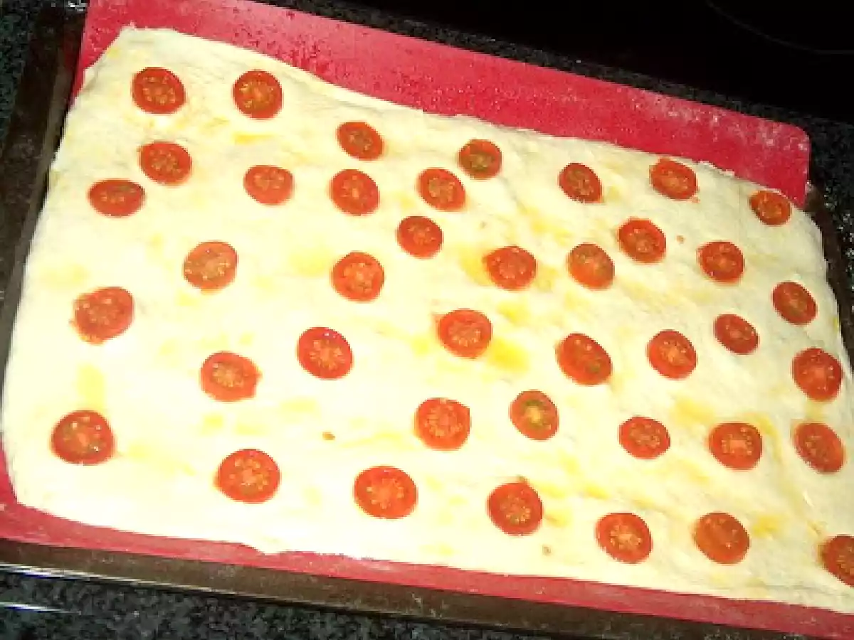 FOCACCIA DE BACON, TOMATE CHERRY, MANJERICÃO E MOZZARELLA - foto 4