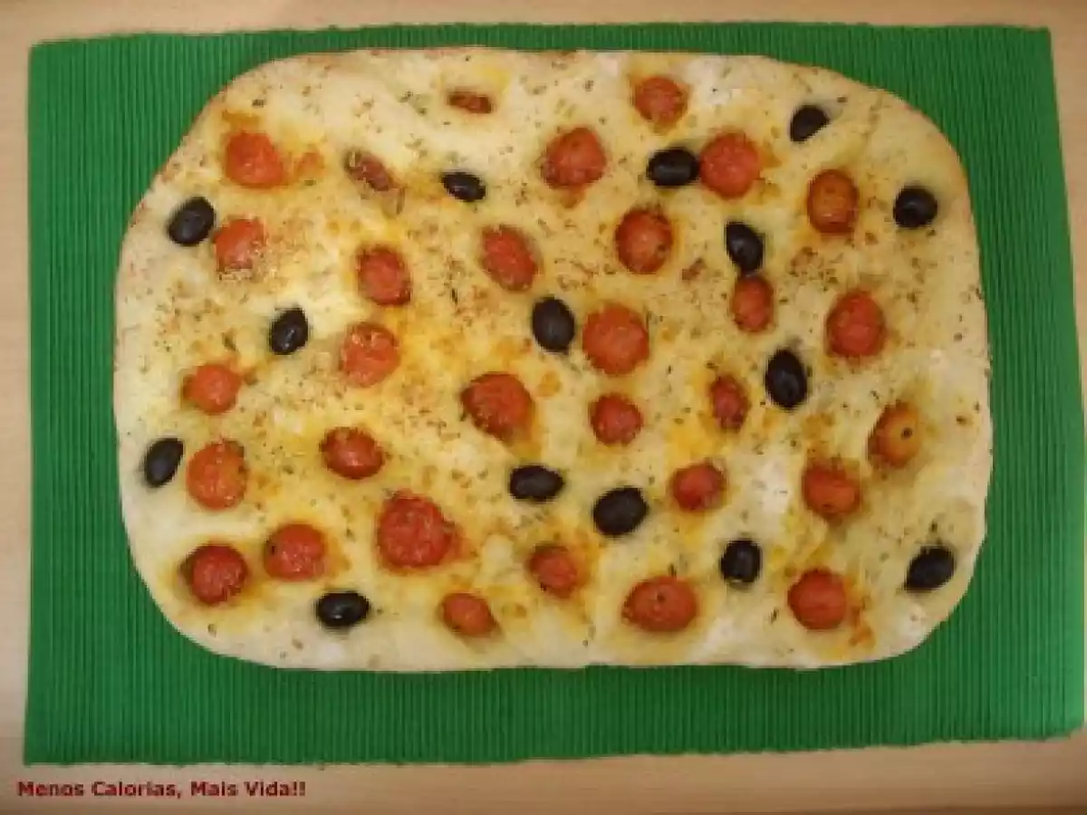 Focaccia de Tomate, Azeitonas, Alho e Orégãos - foto 2