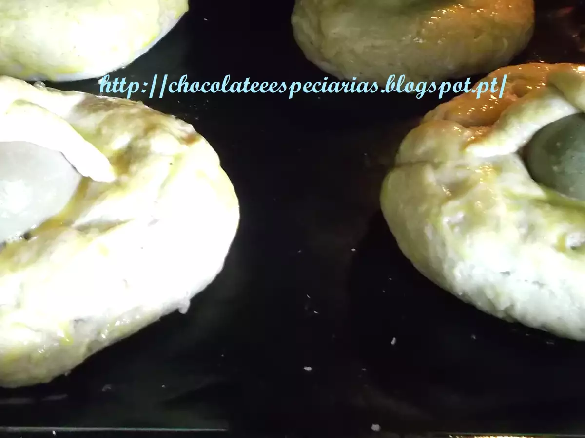 FOLAR DA PÁSCOA COM OVOS COLORIDOS - foto 3