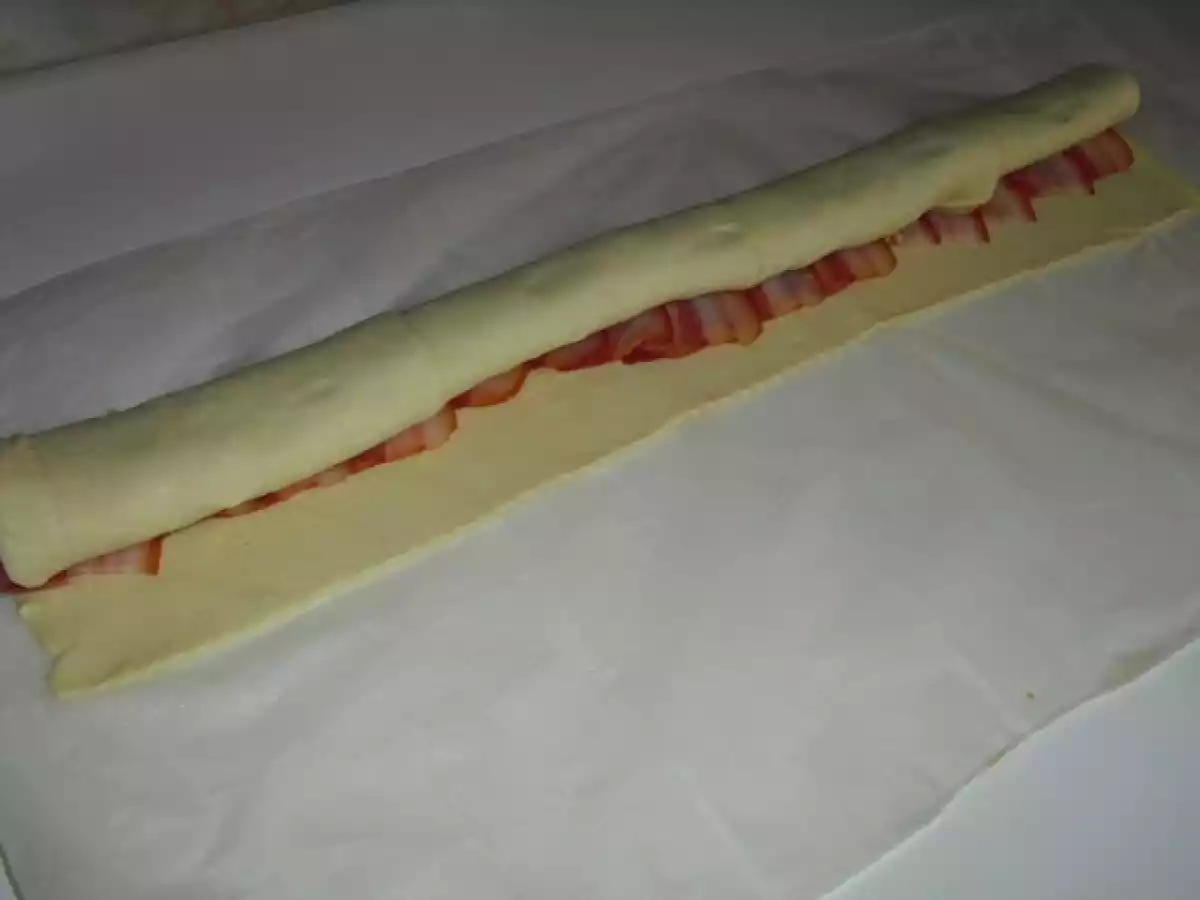 Folhadinhos de queijo e bacon - foto 4