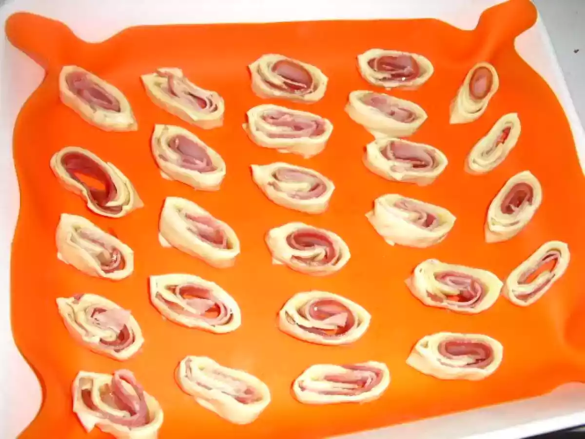 Folhadinhos de queijo e bacon - foto 7