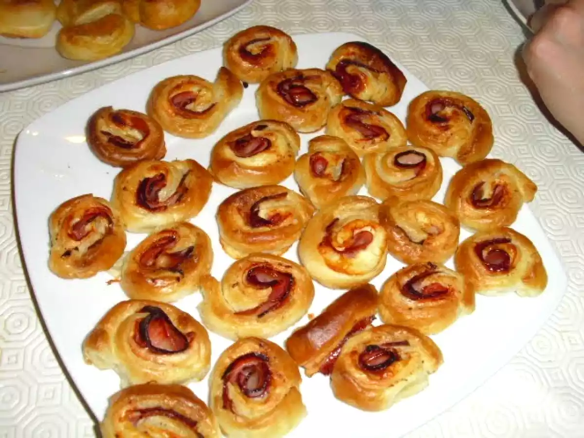 Folhadinhos de queijo e bacon - foto 8