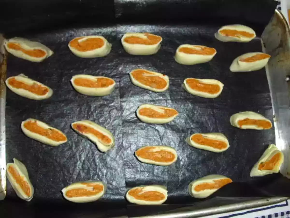 Folhadinhos de queijo e bacon - foto 9