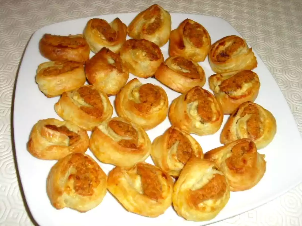 Folhadinhos de queijo e bacon - foto 10