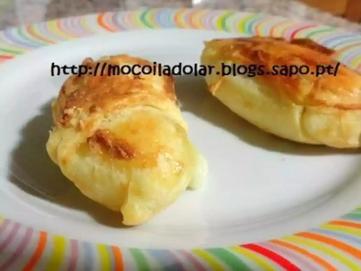 Folhadinhos de Queijo Fresco e Oregãos