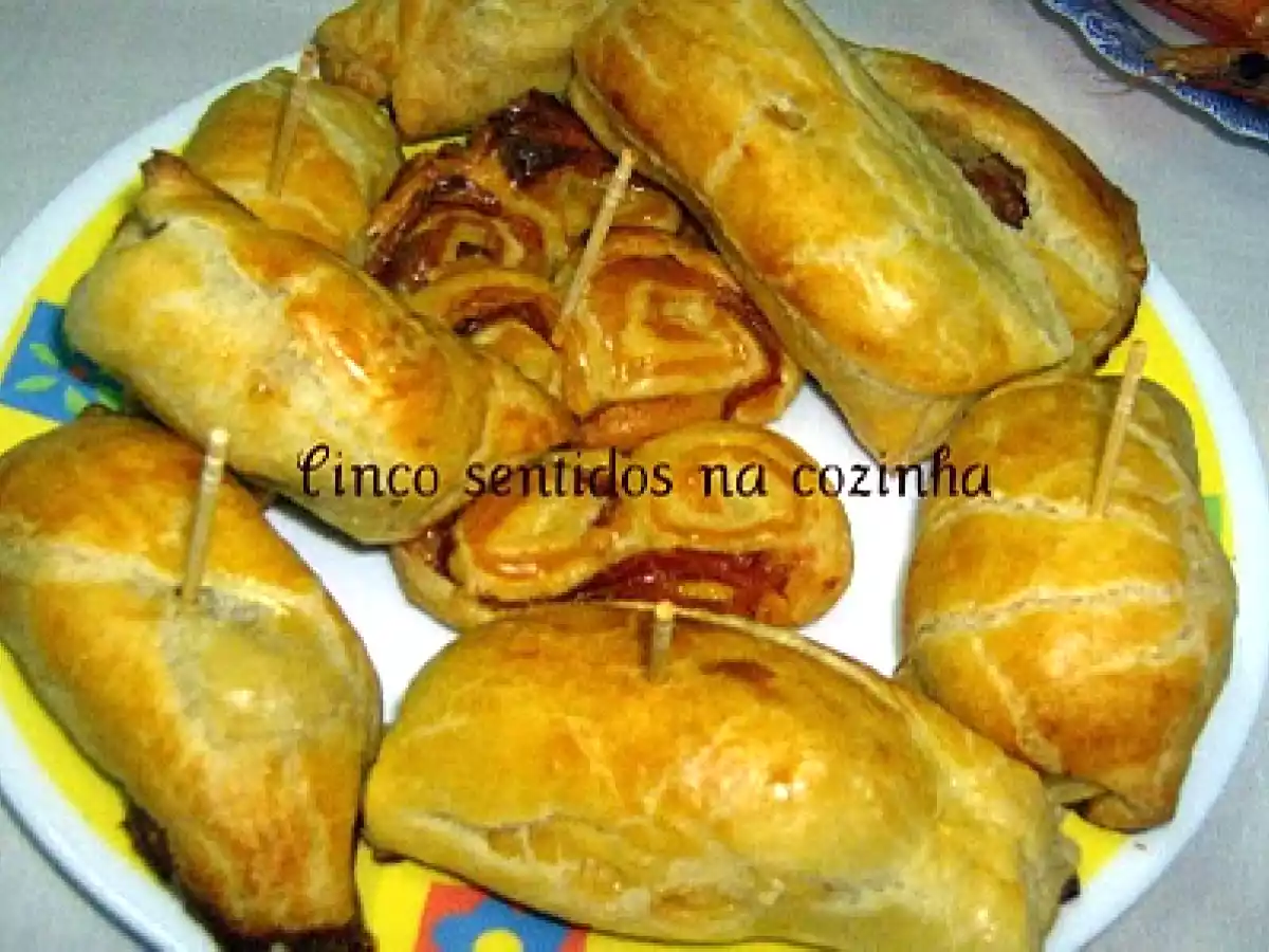 Folhadinhos de salsicha e palmiers de presunto e queijo- Natal - foto 2