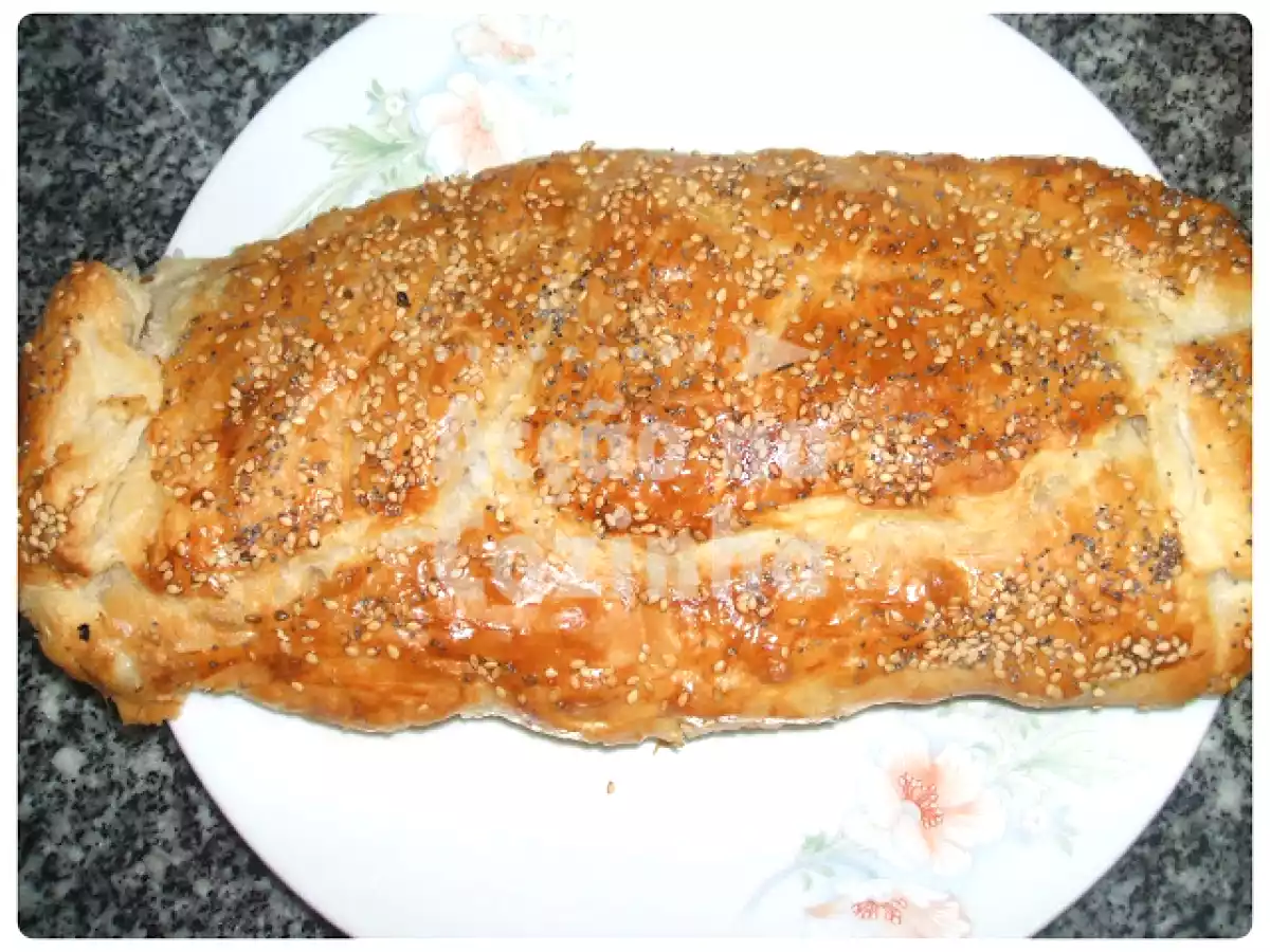 Folhado de legumes com sementes de sésamo e papoila