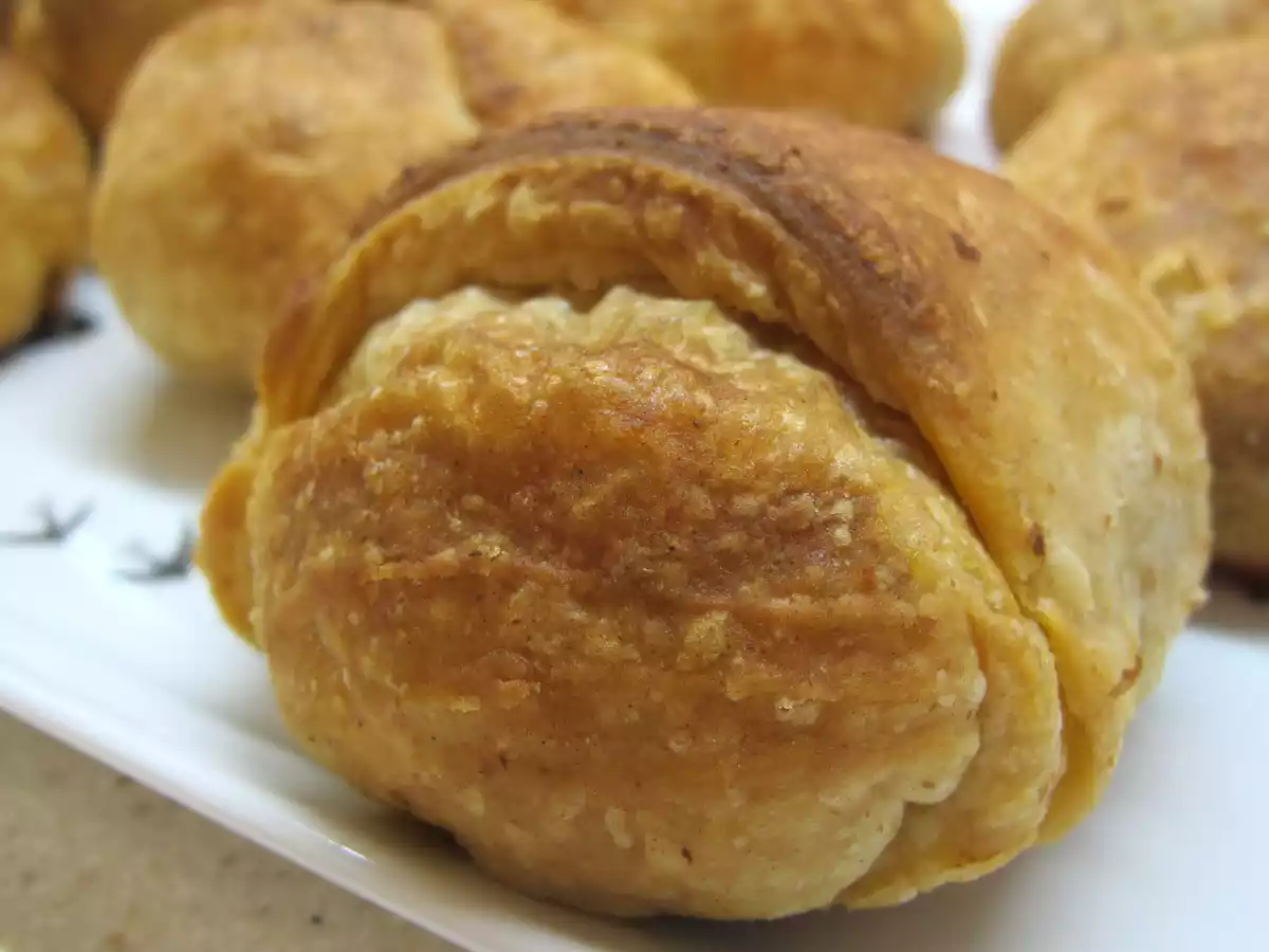 Folhados de farinheira com tomate