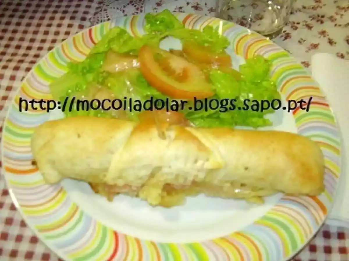 Folhados de Salsicha Mistos