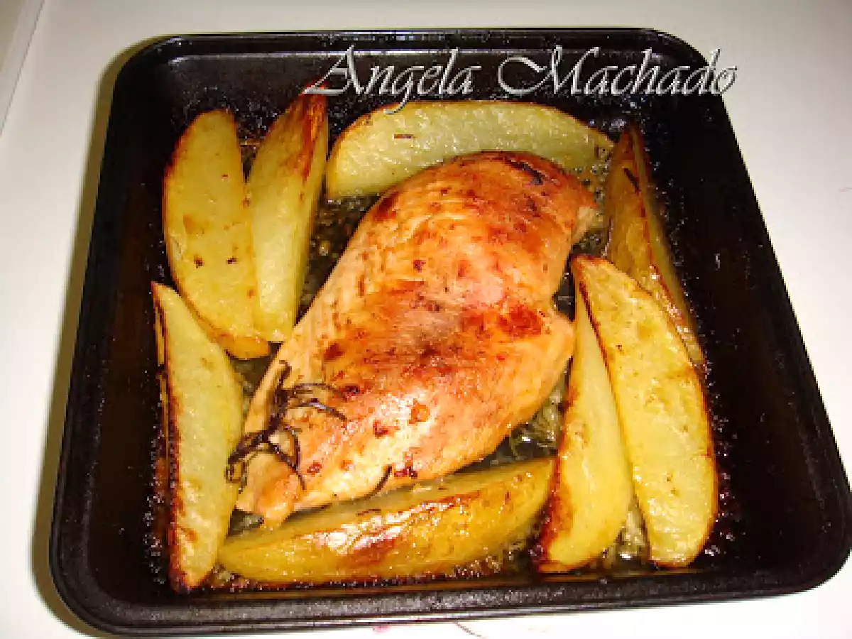Frango ao alecrim com batatas assadas
