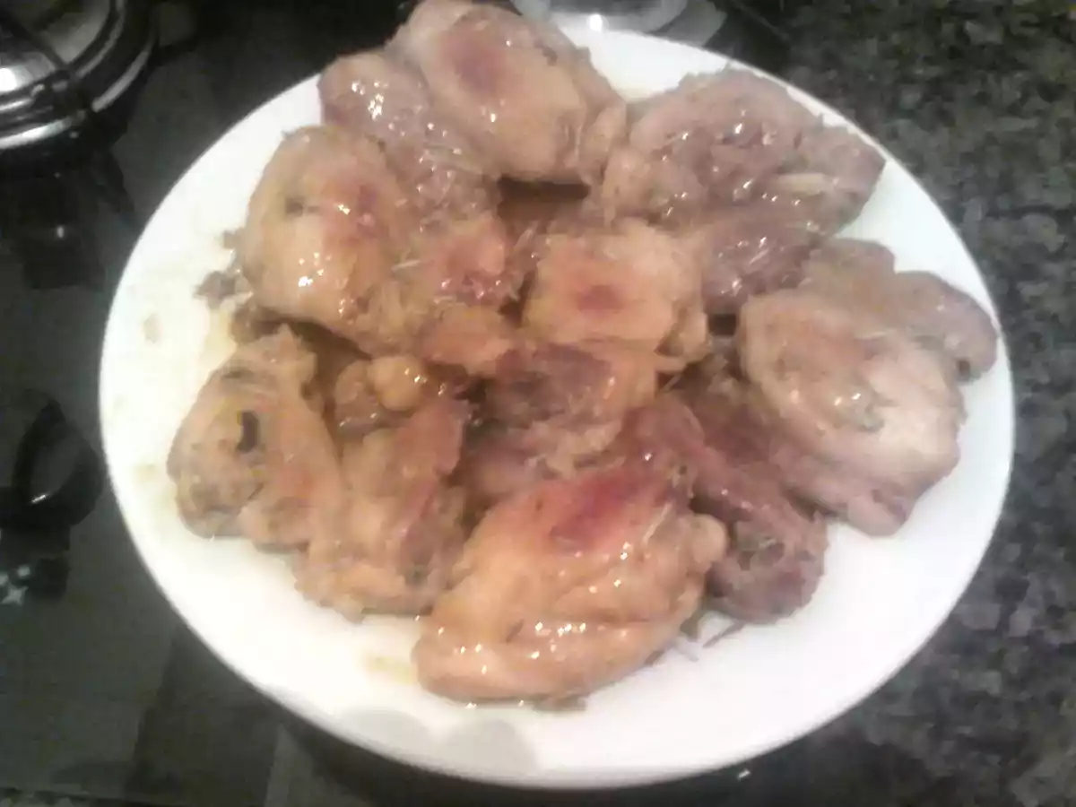 Frango ao molho com cravo, alecrim, mostarda e mel - foto 5