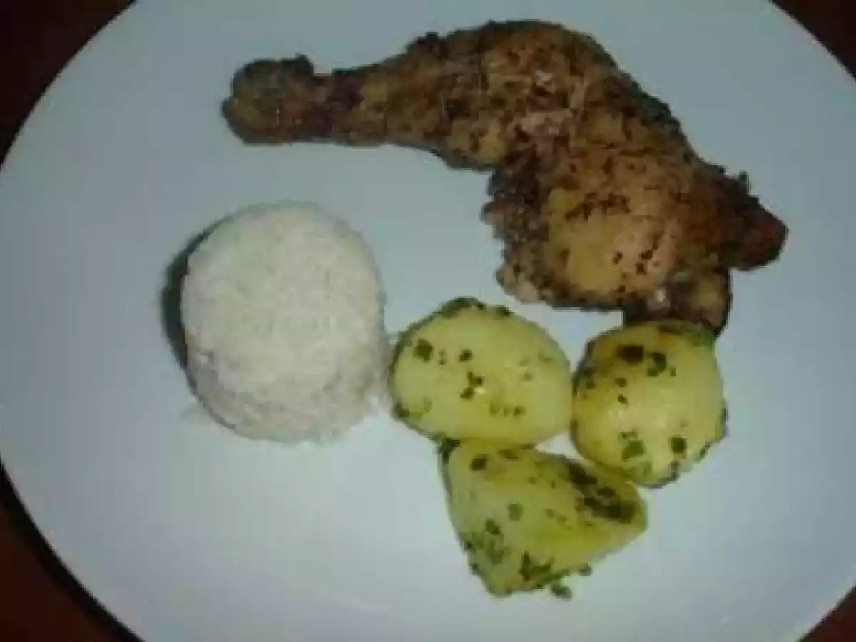 Frango ao pesto de manjericão e tomate seco, com batata sauté - foto 3