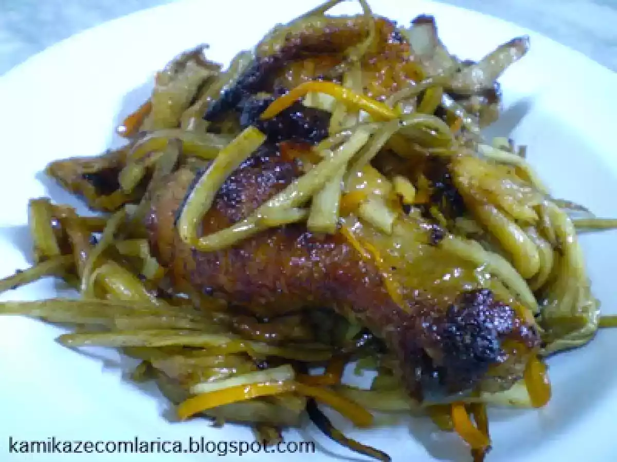 Frango caipira a passarinho com shimeji e kinpira de legumes