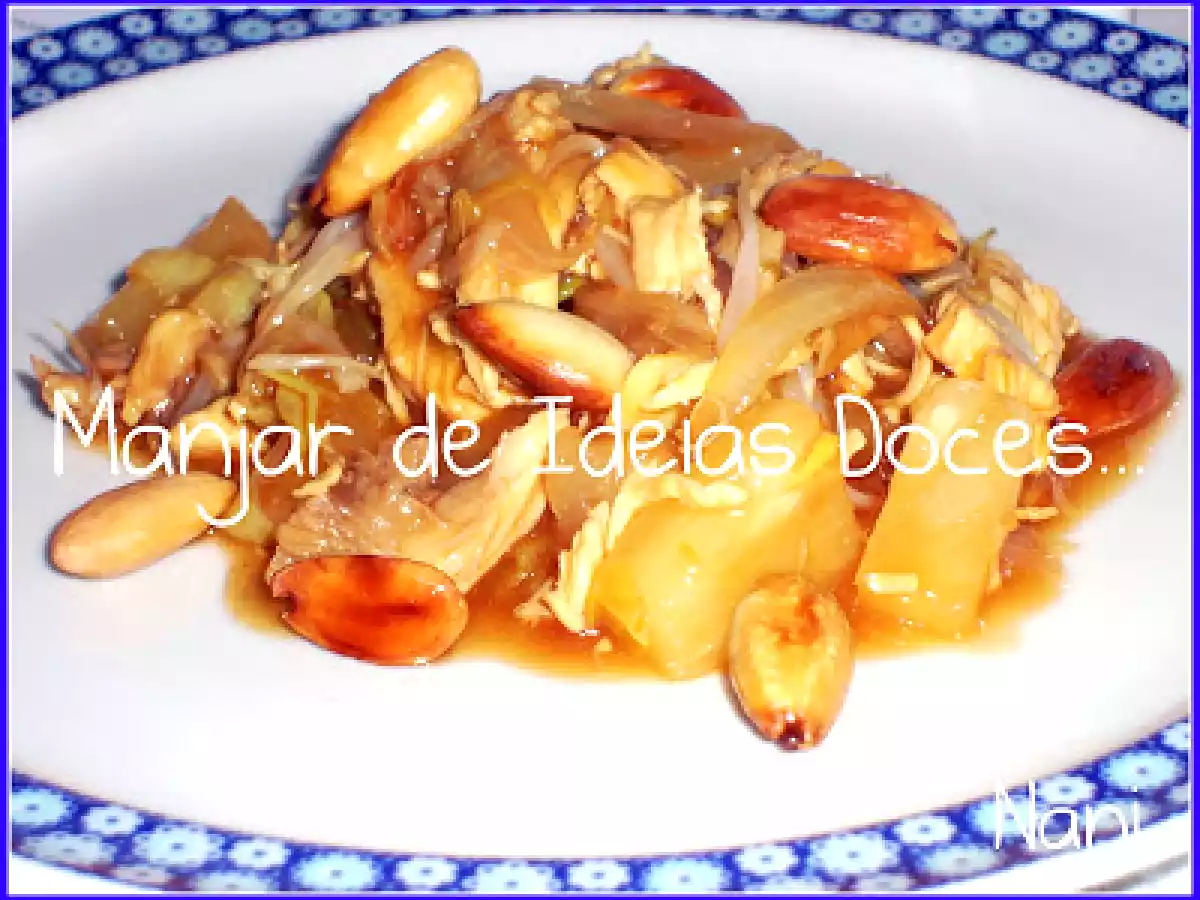 Frango com Amêndoa e Ananás
